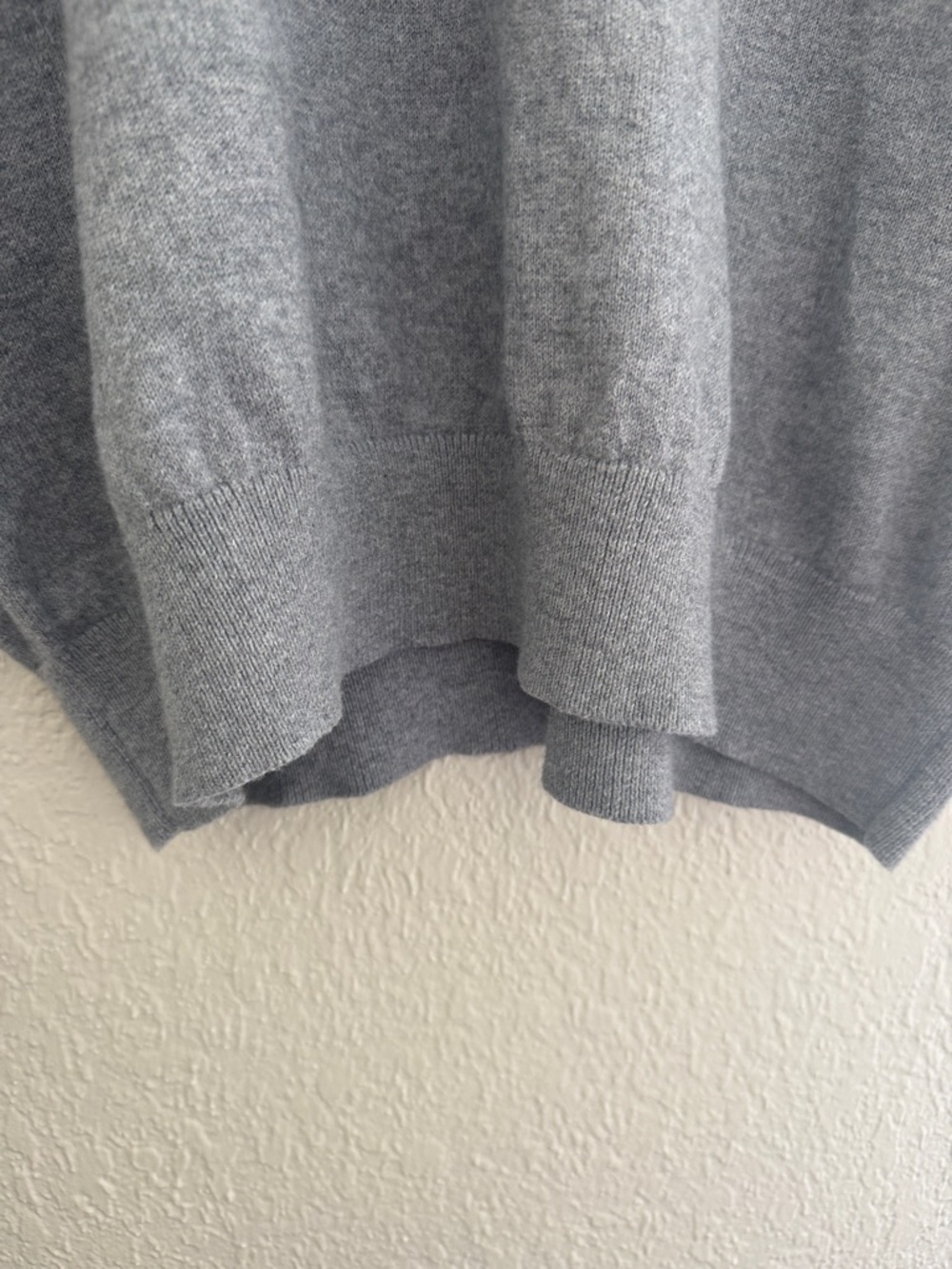 L.L.Bean Cotton Cashmere V-Neck Sweater Men’s Large Gray Classic Soft Preppy - Picture 5 of 7